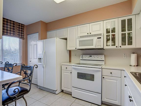 3rd image of 12547 Imperial Isle Dr APT 408