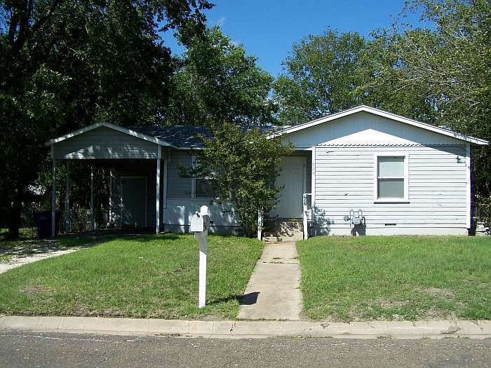 1st image of 804 Morris Dr