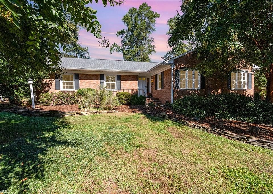 1st image of 2812 Lenoir Dr