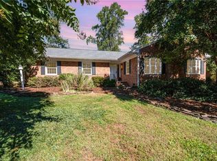 2812 Lenoir Dr, Greensboro, NC 27408