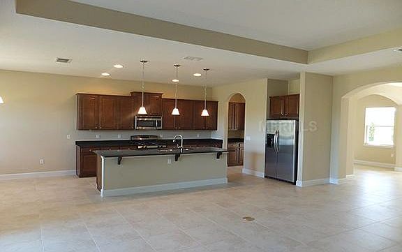 5th image of 219 Ravenshill Way