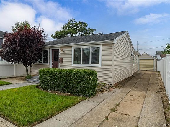 2nd image of 3108 Royal Avenue