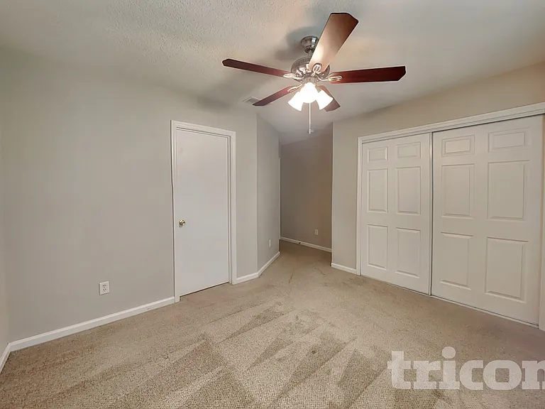 137 Brays Island Ln — Photo 8