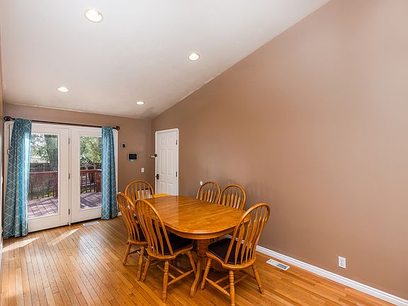 5th image of 244 W Dimaggio Dr