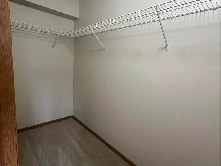 1508 Spring Brook Ct — Photo 3