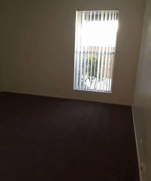 Santa Clarita — Photo 43