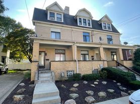 Mt. Washington 2bed/1bath, 2 br / 1.0 ba, $1200