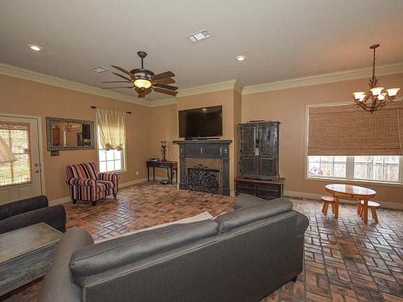 5th image of 101 Jackie Cir
