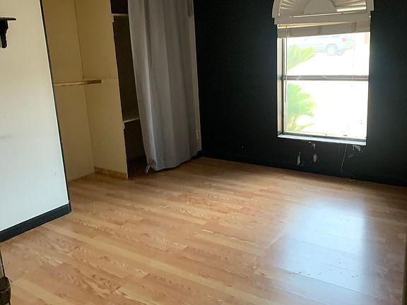 4th image of 5612 W Vogel Ave