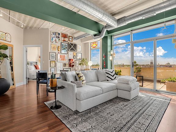 2nd image of 3201 W Leland Ave #501