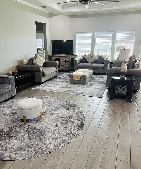 3734 Berkeley Dr — Photo 2