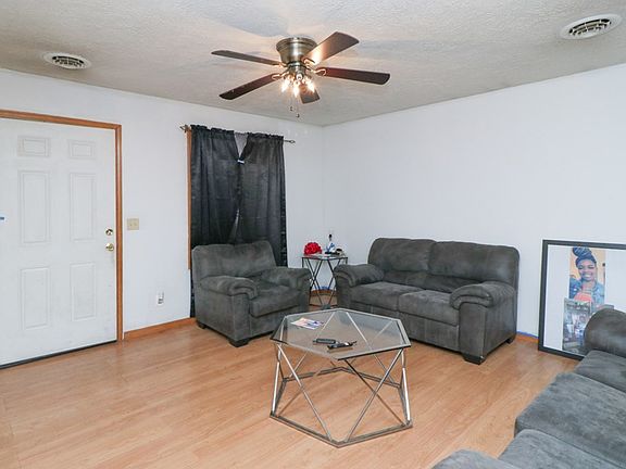 5th image of 275 Harmon Ave