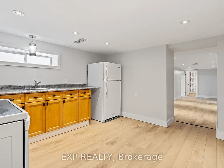 318 Ashland Ave #2 — Photo 6