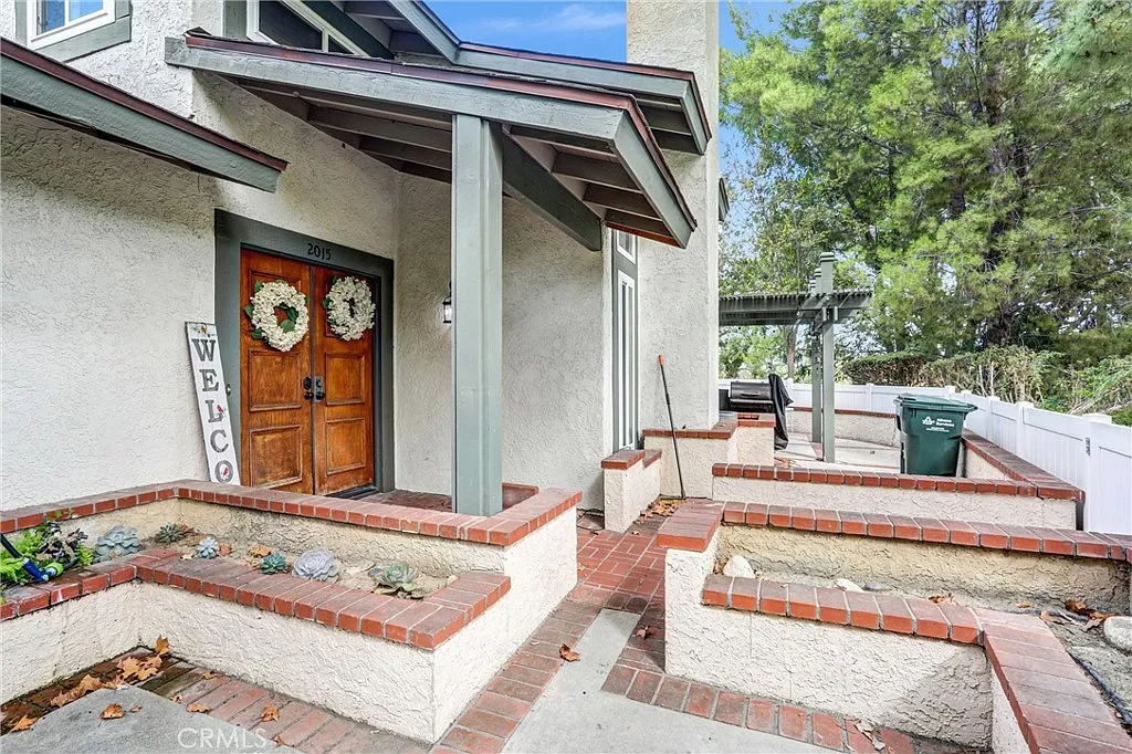 2 bed, 1.5 bath, 1082 sqft, $3,500 — Photo 3