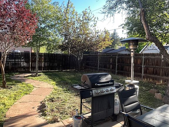 2nd image of 723 W Aspen Ave Unit B