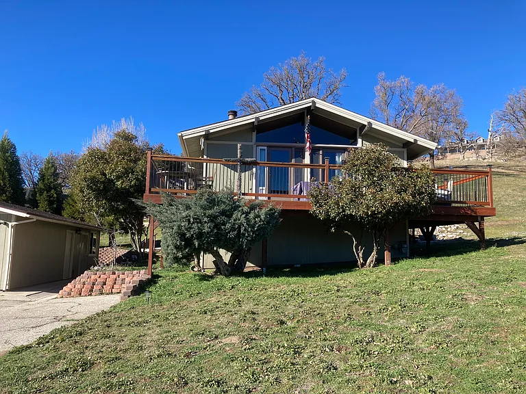 29541 N Lower Valley Rd — Photo 1