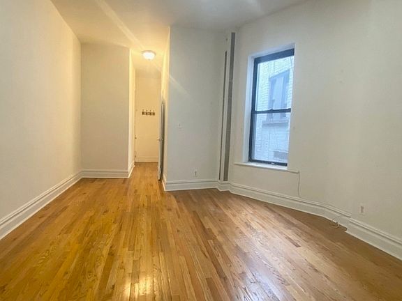 3rd image of 1443 York Ave #5WE