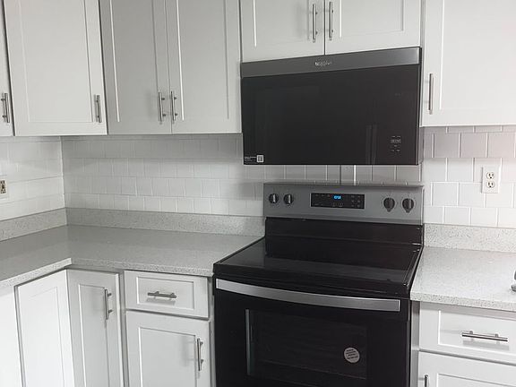 2nd image of 4616 N Troy St