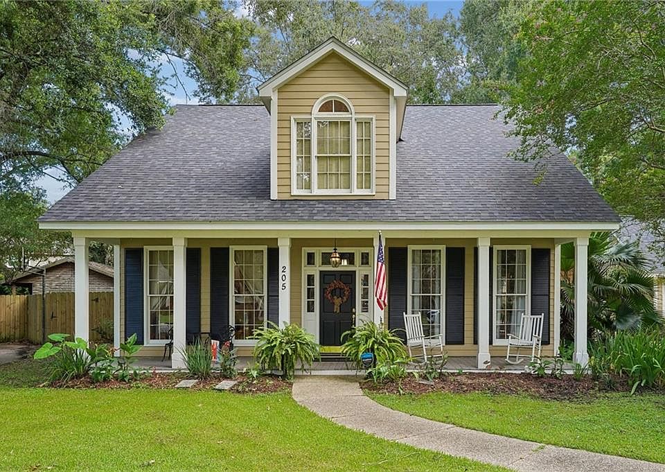 1st image of 205 Branch Ln