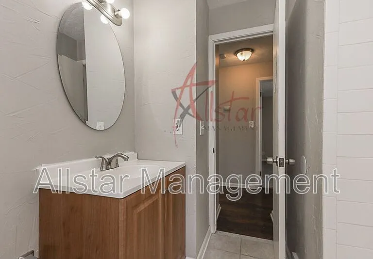 983 Clinton Ave — Photo 14