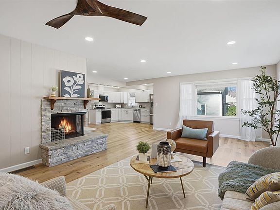 2nd image of 1009 E 2nd St