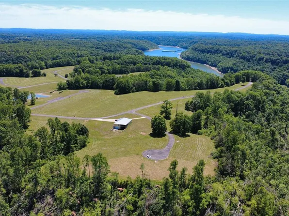 160 & 161 Douglas Dr, Russell Springs, KY 42642