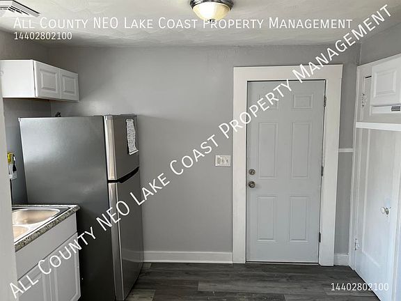 4th image of 1127 W Erie Ave #2
