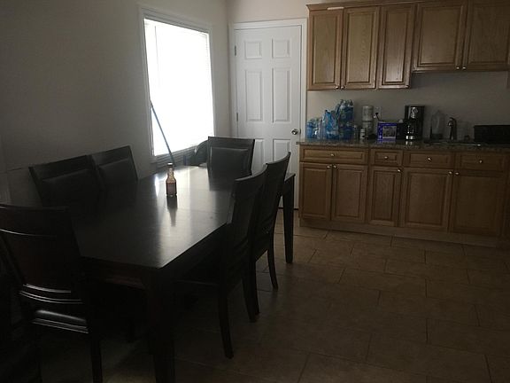 3rd image of 39 Fairview Dr