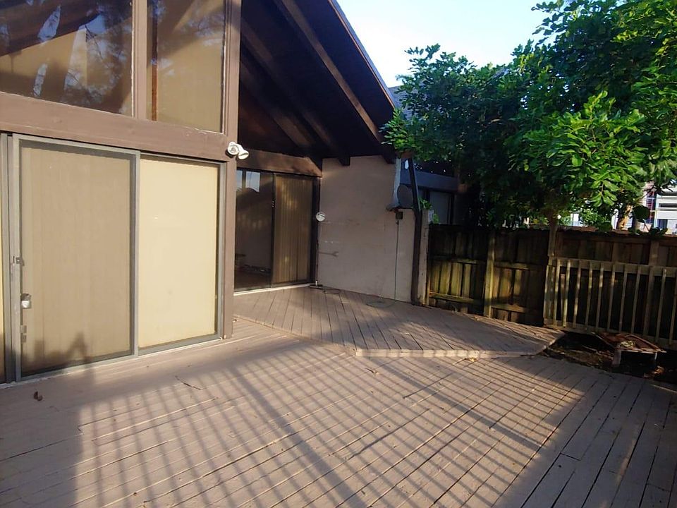 1st image of 423 N University Dr #423