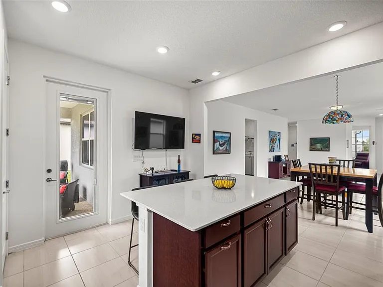 9412 SW 53rd Pl — Photo 6