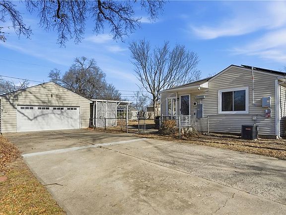 5th image of 3620 Gibbs Rd