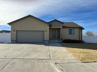 116 Cherokee Ave S, Grand Island, NE 68803