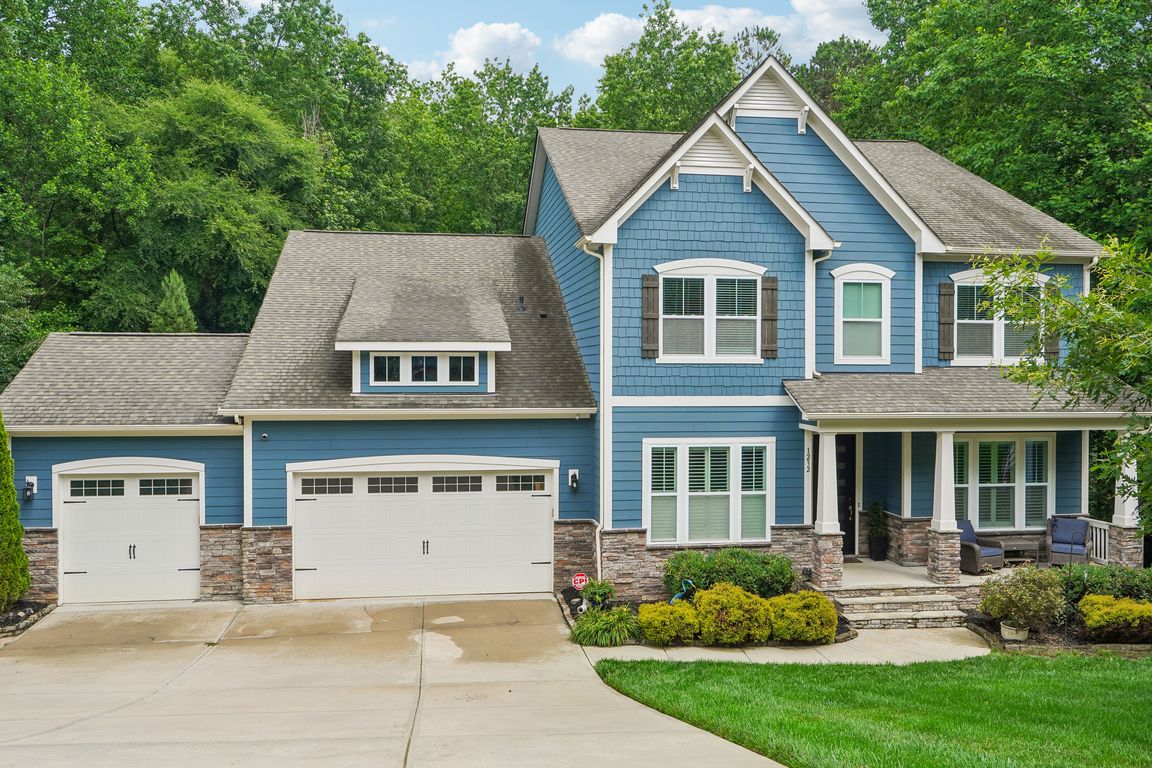 Crofton Dr-S0306-001.jpg