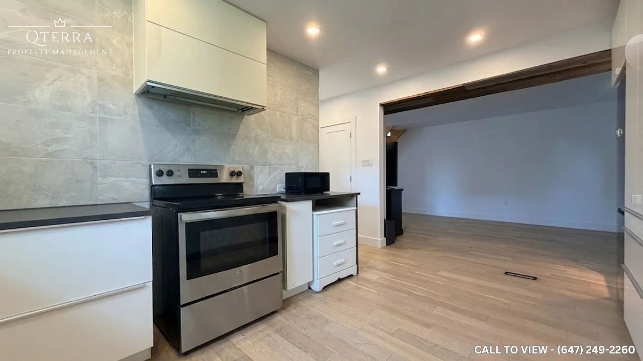 3 bed, 1000 sqft, $2,495 — Photo 4
