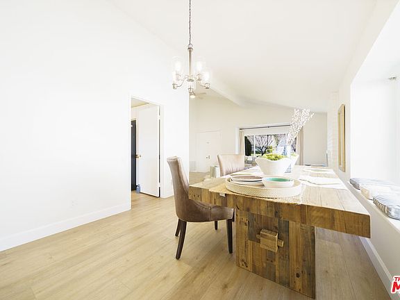 4th image of 24086 Avenida Crescenta