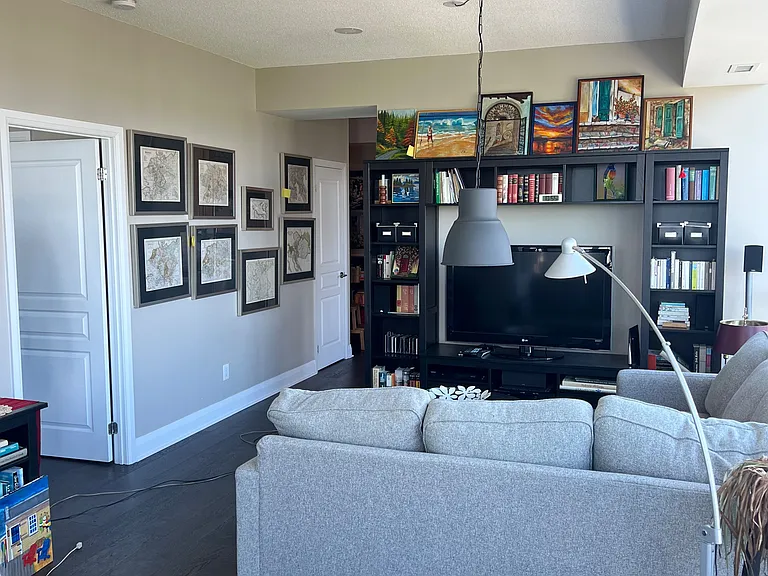 1 Hurontario St #1108 — Photo 21