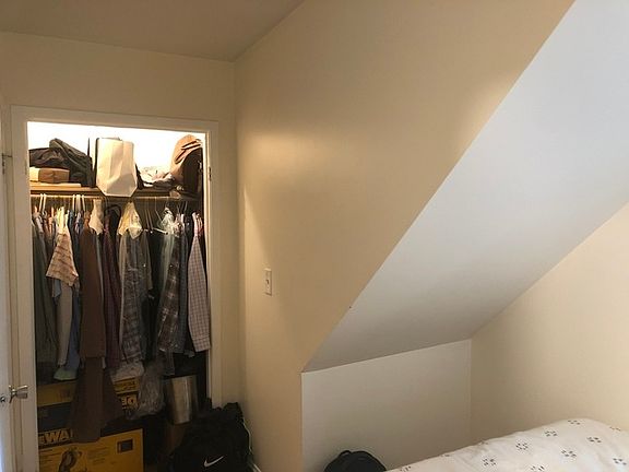 3rd image of 1731 N Hermitage Ave #2