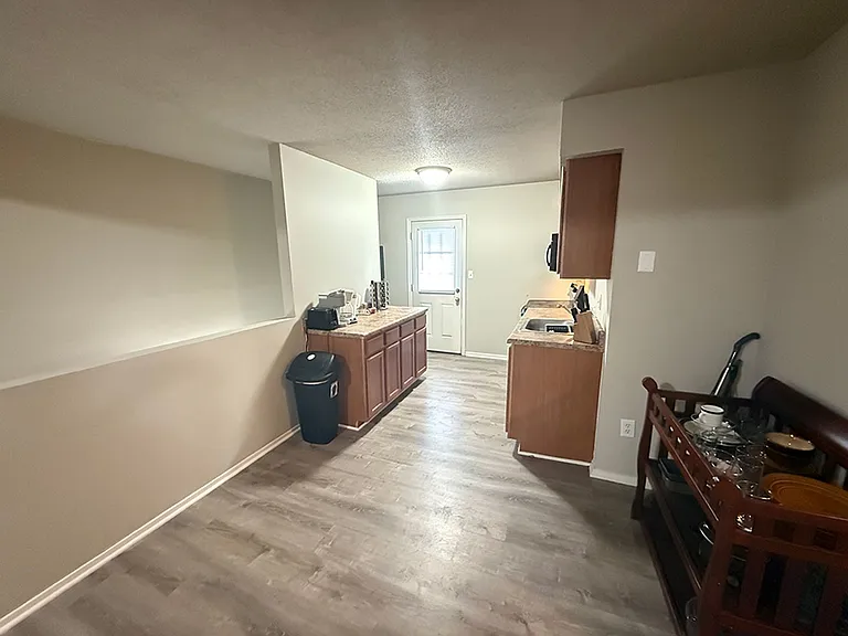 212 Wheaton Ct — Photo 7