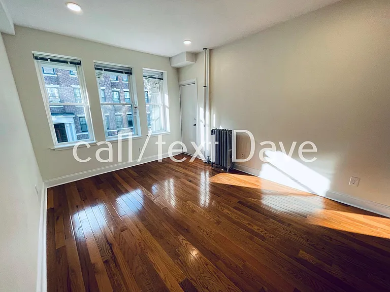 123 Sutherland Rd #2 — Photo 4
