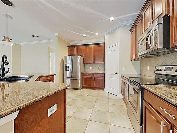 5th image of 1190 Oak Landing Dr