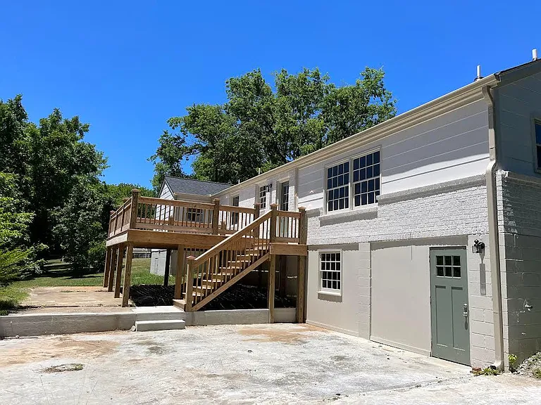 409 Barbara Dr — Photo 53