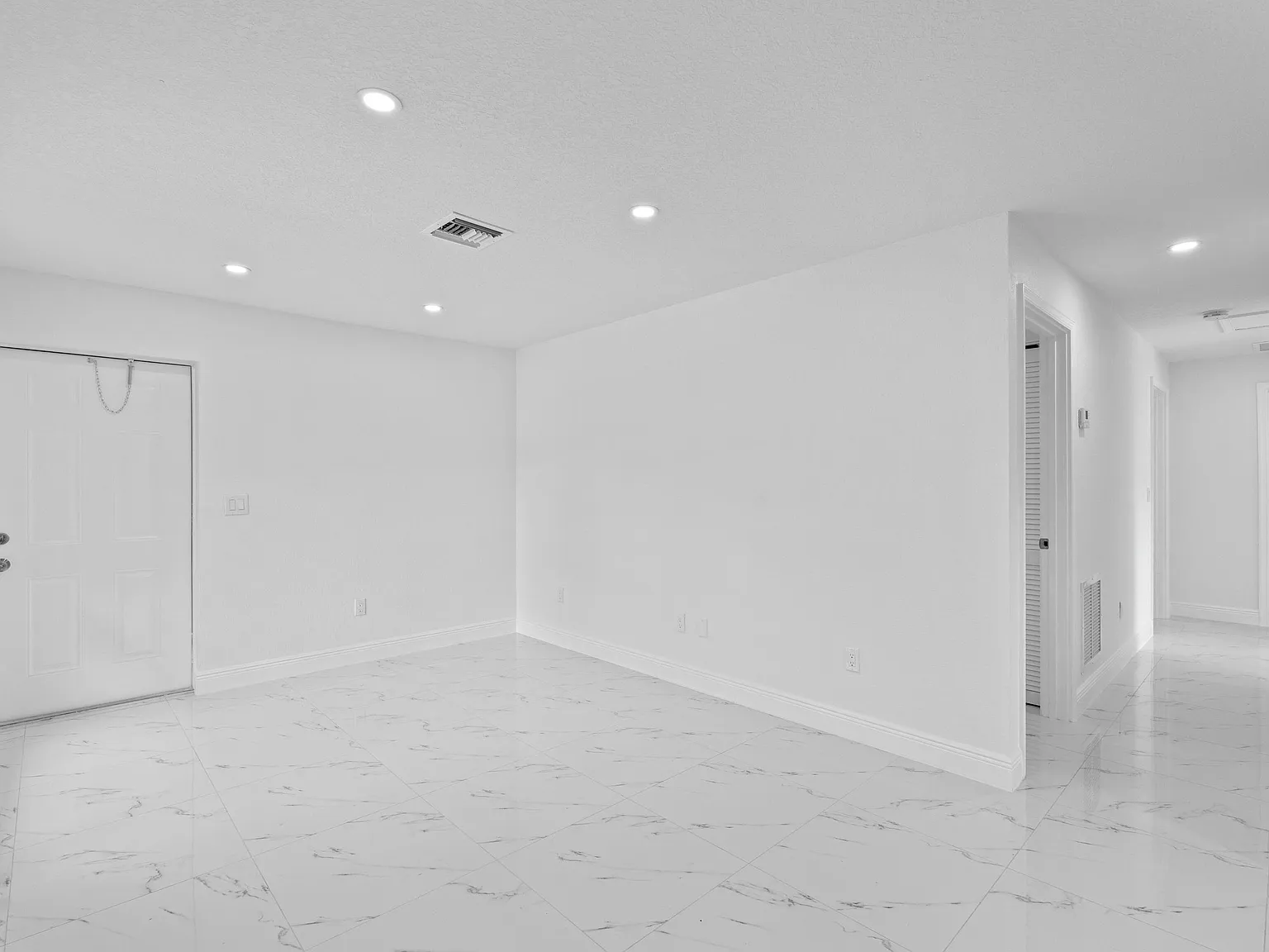 3 bed, 2.0 bath, 2232 sqft, $2,800 — Photo 4
