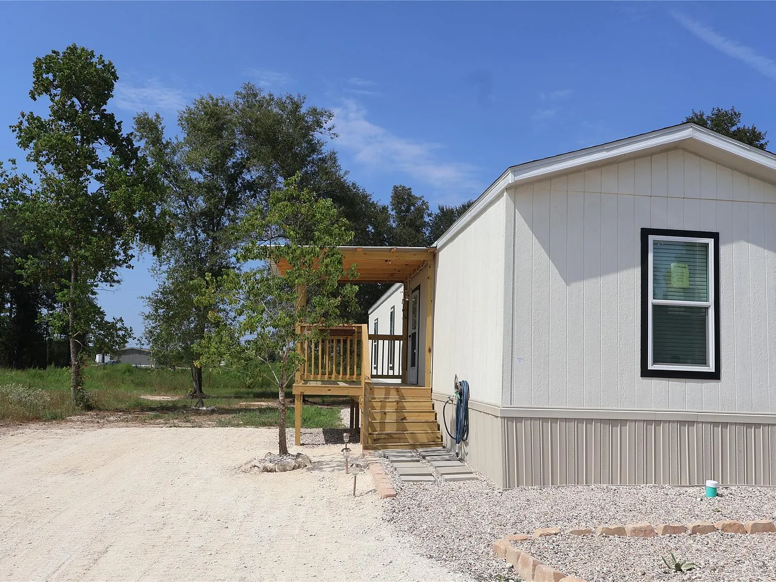 3 bed, 2.0 bath, 1056 sqft, $1,650 — Photo 3