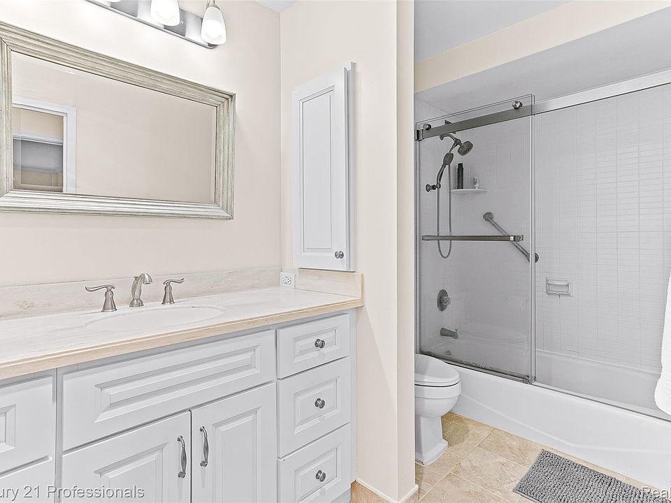 5000 Town Ctr Suite 1704, photo 26