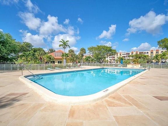 3rd image of 7915 Camino Real APT 403