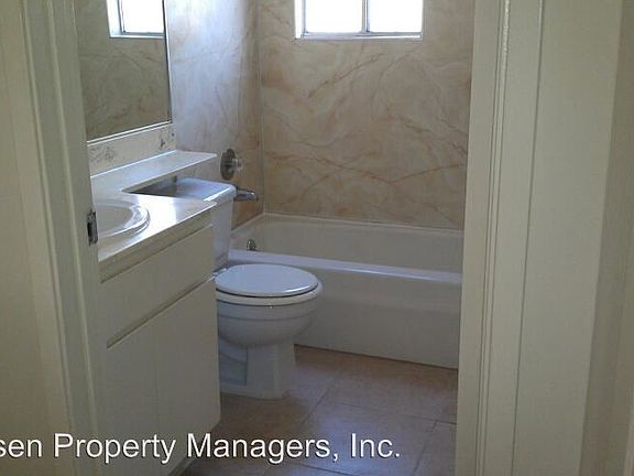 4th image of 2326 V St APT 06