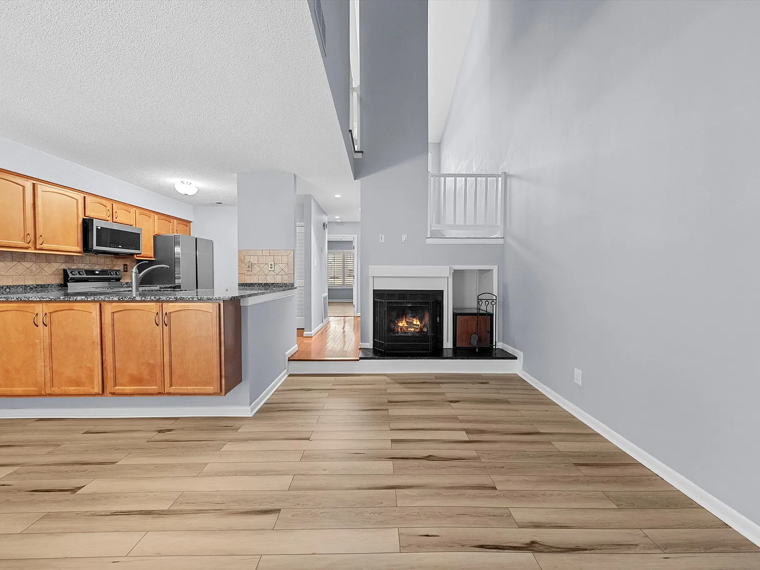 3 bed, 1380 sqft, $2,500 — Photo 4