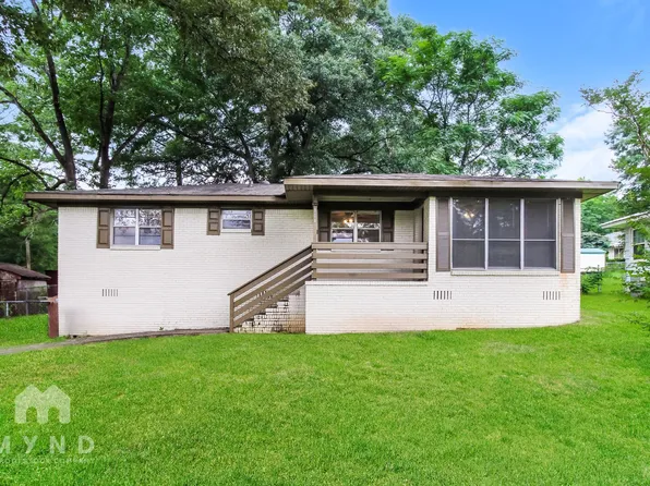 804 27th Ave N, Hueytown, AL 35023