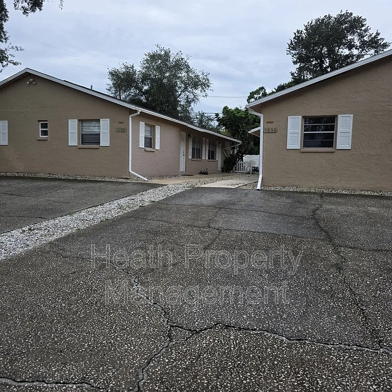 2 bed, 1.0 bath, 840 sqft, $1,795 — Photo 2