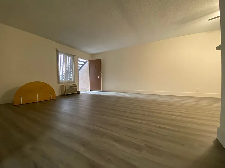 1808 N Harvard Blvd — Photo 51